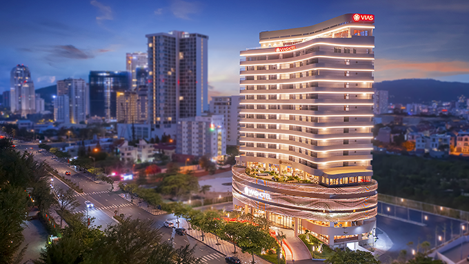 n-1753236696-4823-1753236825 Toàn cảnh Vias Hotel Vũng Tàu về đêm. Ảnh: Vias Hotel Vũng Tàu