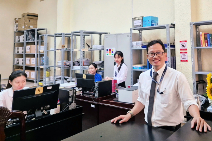 nguyen-cao-tri-1753674385-9627-1753676087 Anh Nguyễn Cao Trí và các chuyên viên Tổ số hóa của TAND Khu vực 1 TP HCM. Ảnh: Hải Duyên