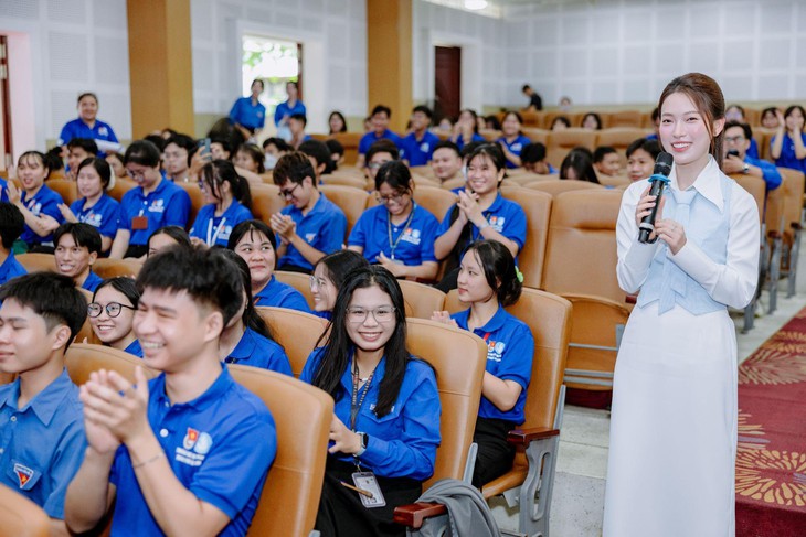 photo-1753086515756-1753086515875962095980 Remos khởi động chương trình ‘Flex mùa hè xanh rực rỡ 2025’ - Ảnh 3.