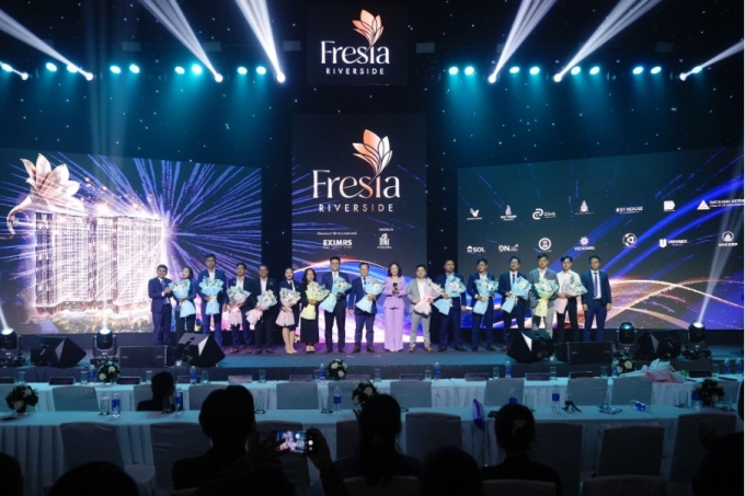 picture1-1752885458-5373-1752885852 Sự kiện kick-off tòa căn hộ đẹp nhất dự án Fresia Riverside thu hút chủ đầu tư, đơn vị tiếp thị và phân phối, các đại lý cùng cùng các chuyên viên kinh doanh tham dự.