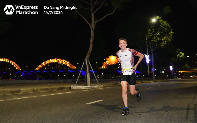 screenshot-2025-07-12-at-07-16-4313-3306-1752279749 Du khách tham gia giải VnExpress Marathon Đà Nẵng 2024. Ảnh: VM