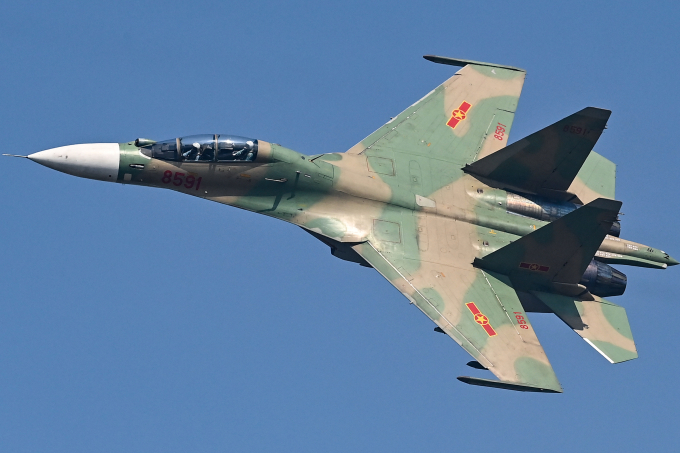su-30-2180-1752376499 Su-30MK2 đang luyện tập trên bầu trời Hà Nội. Ảnh: Giang Huy