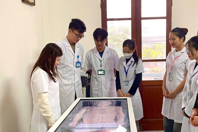 t-thai-nguyen-1753330104-17533-4271-3413-1753330378 Sinh viên trường Đại học Y Dược Thái Nguyên trong một buổi học. Ảnh: Fanpage trường
