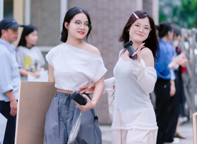 thi-sinh-1753086230-2864-1753086367 Thí sinh thi năng khiếu vào trường Đại học Kiến trúc Hà Nội hôm 3/7. Ảnh: HAU