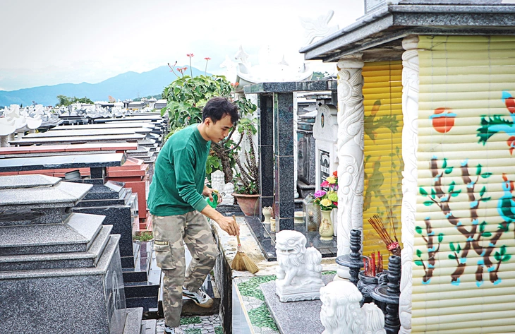 tn-vo-van-sieu-2-1753498242002110284158 trông mộ - Ảnh 2.
