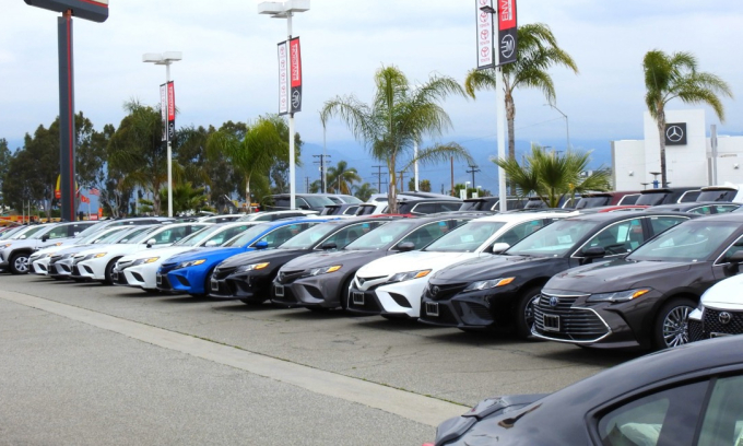 toyota-3-1752028245-2515-1752028398 Một đại lý ôtô cũ ở California. Ảnh: West Covina Auto Mall