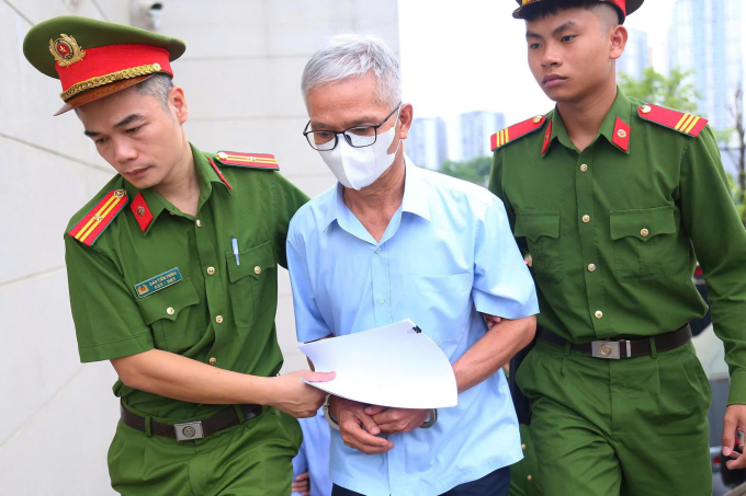 tuyen-an-vu-phuc-son-175220086-7669-8631-1752200973 Ông Lê Viết Chữ, cựu Phó Chủ tịch UBND tỉnh, cựu Bí thư Tỉnh ủy Quảng Ngãi, sáng 11/7. Ảnh: Phạm Dự