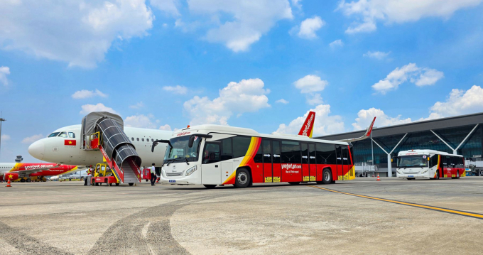 vj-11-1753950366-4645-1753950580 Vietjet tự đảm nhiệm công tác phục vụ mặt đất tại các sân bay lớn nhất nước. Ảnh: Tài Nguyễn