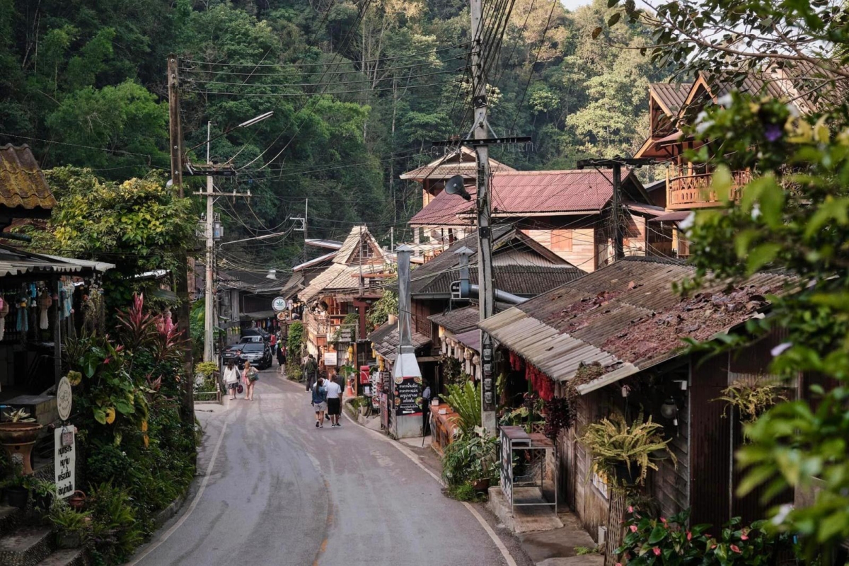 wwk-du-lich-thai-lan-lang-mae-kampong-village-2024-2025-3-1752653904