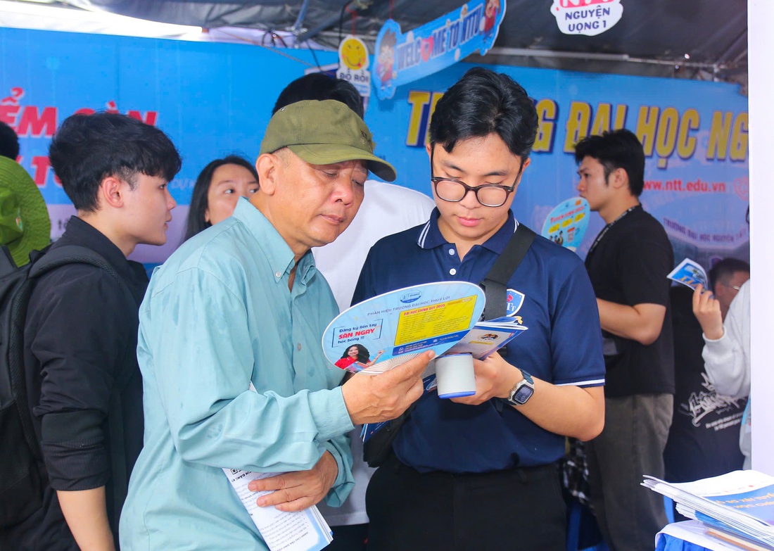 z6820340590041b442e9725e9c9b80fd189ddaa2005fdb-1752910980886952220060 nguyện vọng xét tuyển - Ảnh 6.