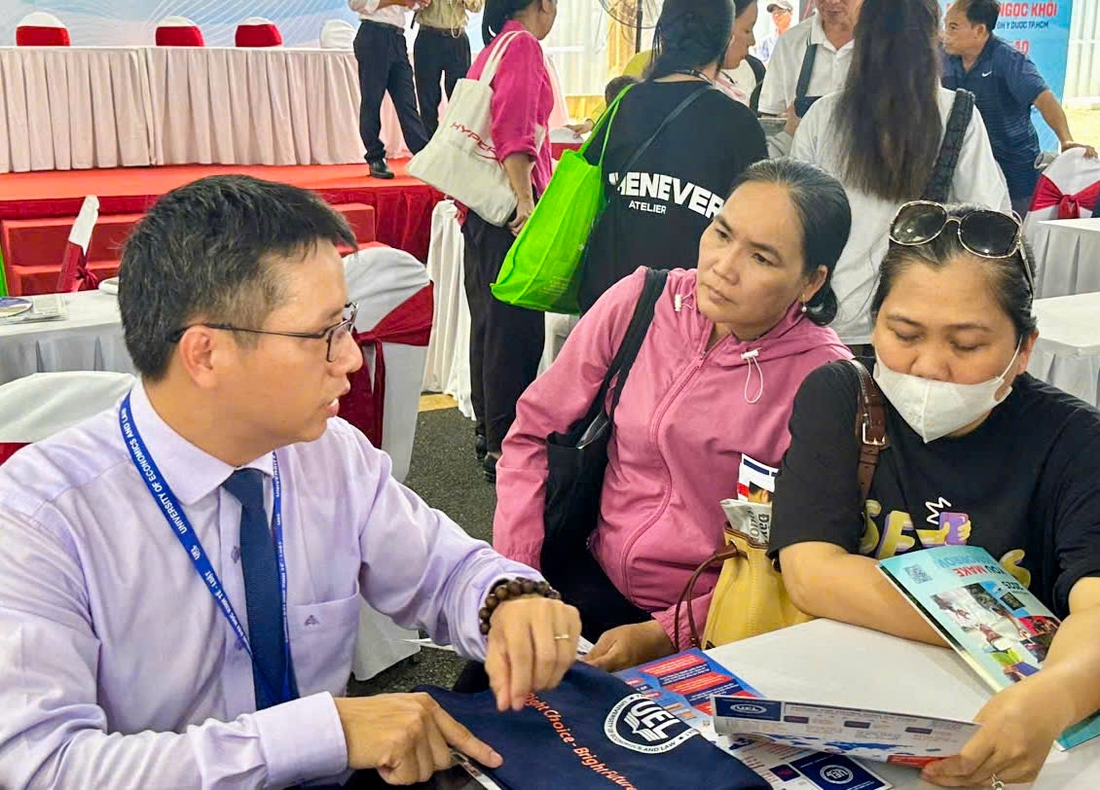z6820423306505d404fc502b67c7d1b5d7d8f375ded126-17529120731082104178701 Ngày hội lựa chọn nguyện vọng xét tuyển qua góc nhìn sinh viên truyền thông sáng tạo - Ảnh 10.