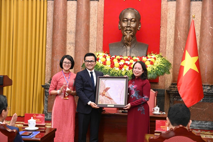 z6825997495114caa626cb96abc1f6e8ba07a7100a486d-1753086589326530698833 Phó chủ tịch nước Võ Thị Ánh Xuân: 'Người ta đi, mình phải chạy' để không bị tụt hậu - Ảnh 3.
