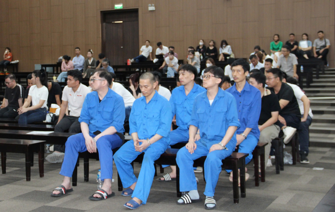 0d71d42c6508ed56b419-175524511-8301-4770-1755250452 5 bị cáo người nước ngoài. Ảnh: Danh Lam