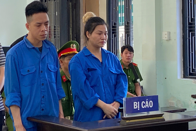 1-1754577102-4760-1754577265-1 Hoàng Văn Đạt và Lưu Thị Trúc tại phiên tòa. Ảnh: Vạn An