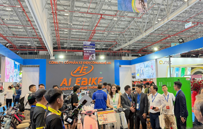 1-1755259017-4455-1755259103 Gian hàng AI EBike và Bluera Việt Nhật tại triển lãm. Ảnh: AIE