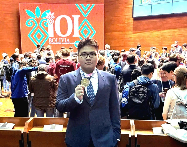 1952-17547444135811674174649 Trường đại học Khoa học tự nhiên TP.HCM cấp học bổng toàn phần cho Lê Kiến Thành - Ảnh 1.