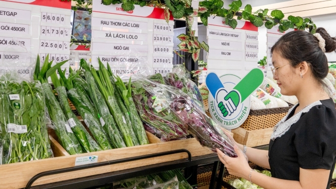 1b-1754409503-3065-1754410178 Các nhóm hàng có nguy cơ cao về an toàn thực phẩm được kiểm tra định kỳ. Ảnh: SATRA