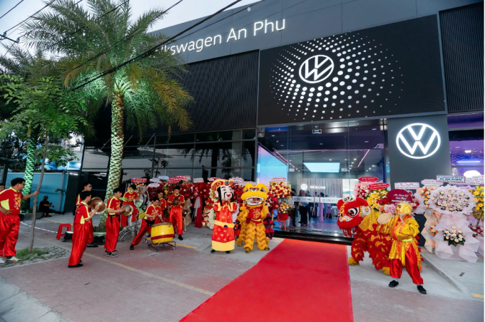 2-1755161857-5853-1755161975 Showroom Volkswagen An Phú khai trương hôm 8/8. Ảnh: VWVN