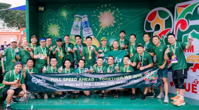 2-1755675605-4941-1755676046 Chương trình Sống khỏe (Well-being) tại Carlsberg Việt Nam khuyến khích nhân viên tham gia các hoạt động thể thao. Ảnh: Carlsberg Việt Nam