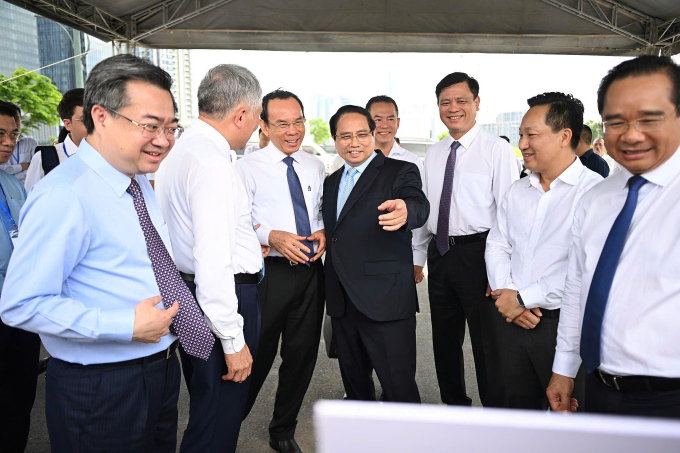 4ttne-1754112807-1754112847-2106-1754113247 Thủ tướng phạm Minh Chính khảo sát thực tế ở Thủ Thiêm, nơi được xác định xây dựng Trung tâm tài chính quốc tế tại TP HCM. Ảnh: Thanh Tùng