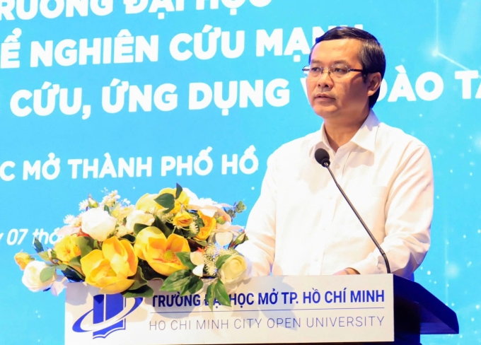 60a1458c33c9bb97e2d8-175464458-9720-5520-1754644796 Thứ trưởng Nguyễn Văn Phúc nêu vấn đề trong hoạt động nghiên cứu khoa học ở các trường đại học, chiều 7/8. Ảnh: Nguyệt Minh
