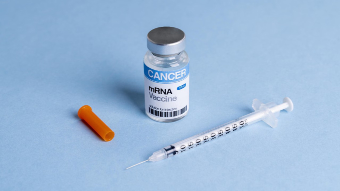 688eef0c975a7-russian-lab-sets-6921-5310-1754214233 Minh họa một lọ vaccine ung thư. Ảnh: Business Today