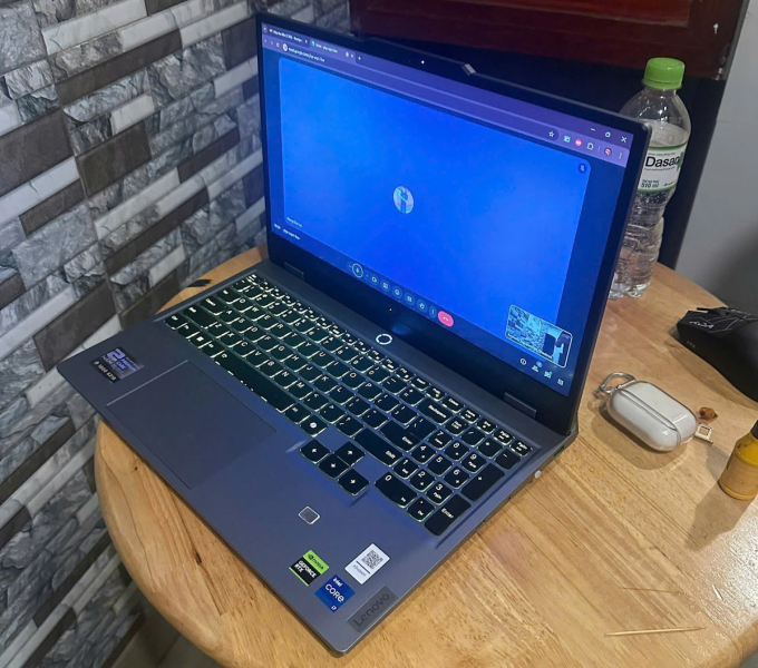 789fb94a5b08d3568a19-175463386-9752-7687-1754634177 Khi vào khách sạn nhóm này gọi điện qua Google Meet để khống chế tinh thần nạn nhân. Ảnh: CACC