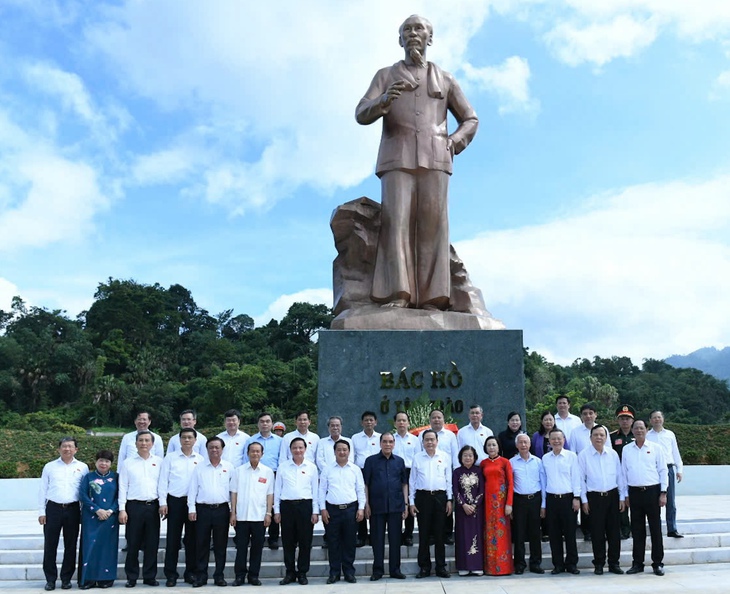 a3-17553187522641693889853 Chủ tịch Quốc hội - Ảnh 4.