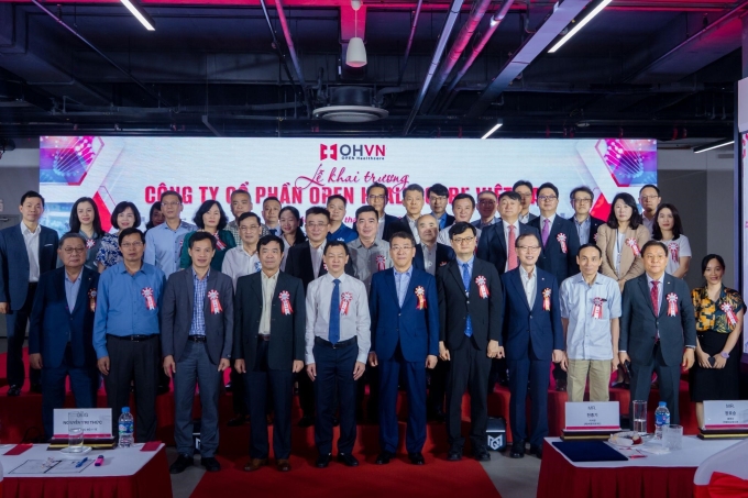 aa1-1754281258-1302-1754281627 Ban Lãnh đạo Open Healthcare Việt Nam và khách mời tham dự Lễ khai trương Open Healthcare Việt Nam vào ngày 31/7 vừa qua. Ảnh: Open Healthcare Việt Nam