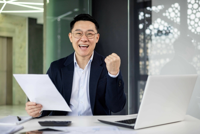 anh-3-1-1755225824-1755225835-5356-1755225916 Ông Hoàng Nam tìm kiếm sản phẩm phù hợp cho dòng tiền thường xuyên biến động. Ảnh: Phú Hưng Life