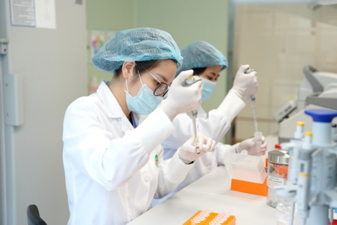 anh-3-1754558911-1421-1754559381 Cán bộ Trung tâm Gen Hồng Ngọc trong giờ làm việc. Ảnh: BVĐK Hồng Ngọc