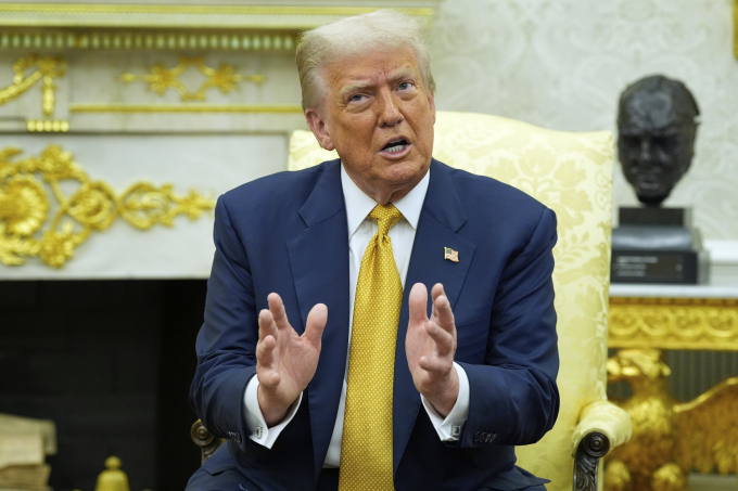 ap25203578922722-1649-1754535994 Tổng thống Mỹ Donald Trump tại Phòng Bầu dục, Nhà Trắng, hôm 22/7. Ảnh: AP