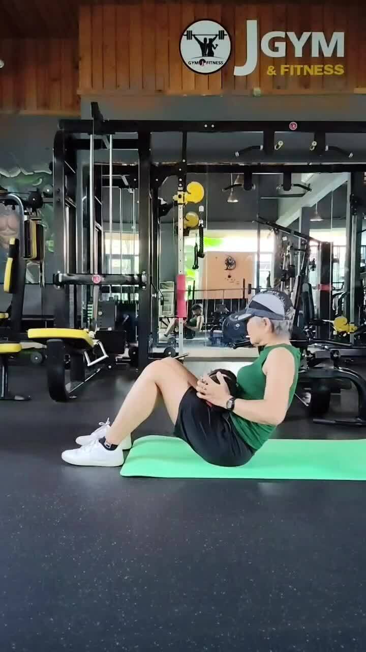 ba-lao-u80-tap-gym-1755571878 Bà lão U80 tập gym