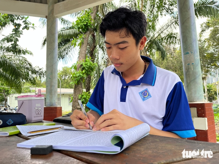base64-17545404373102117685410 Tiếp sức đến trường - Ảnh 3.