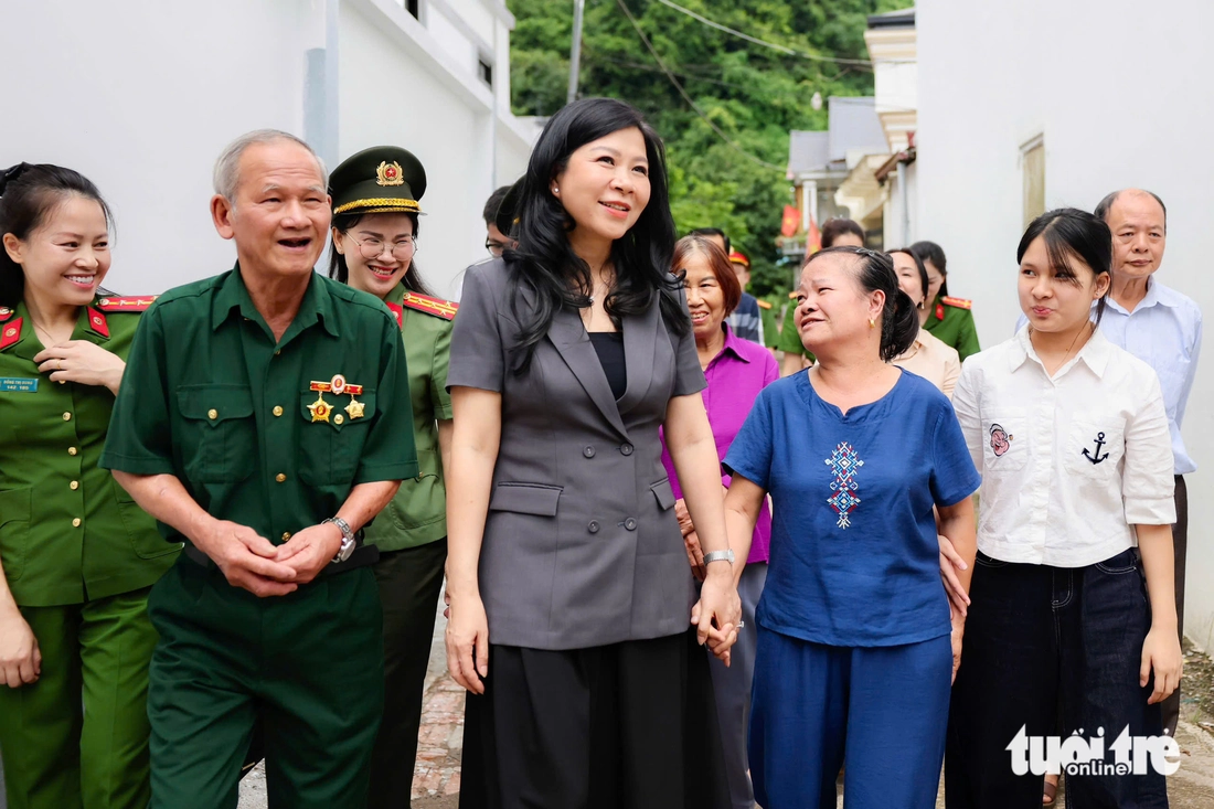 base64-17553069065141082719693 Phu nhân Ngô Phương Ly - Ảnh 8.