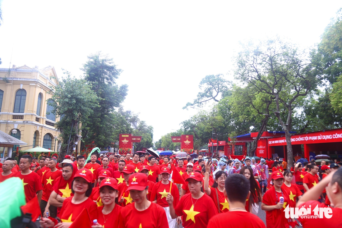 Cùng Việt Nam tiến bước - Ảnh 1.