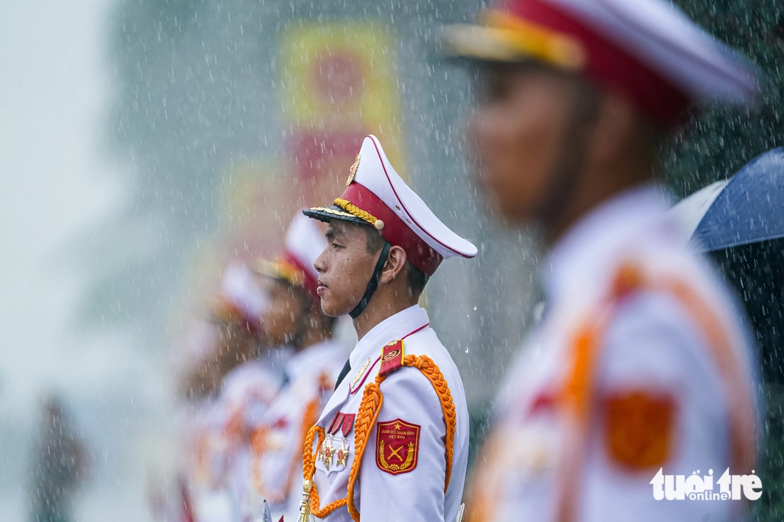 diễu binh - Ảnh 1.