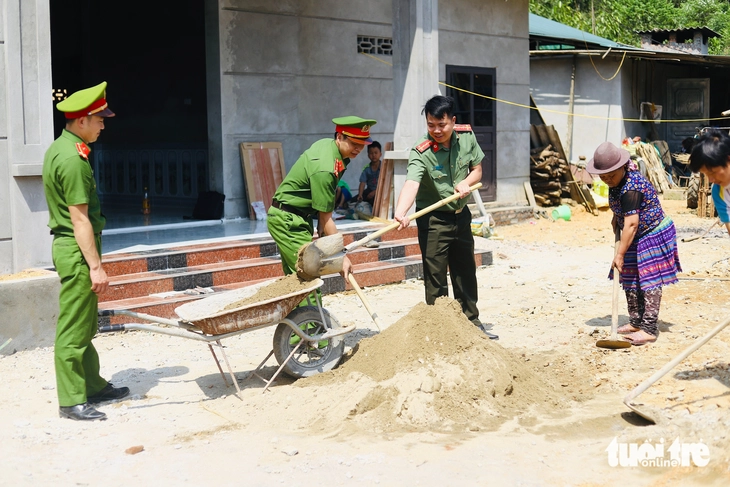 base64-1755517454651493003005 công an nhân dân - Ảnh 16.