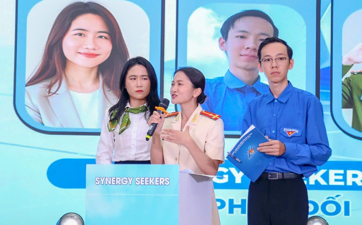 bui-hong-ha-3-1754195599678876712907 Học tiếng Anh - Ảnh 1.