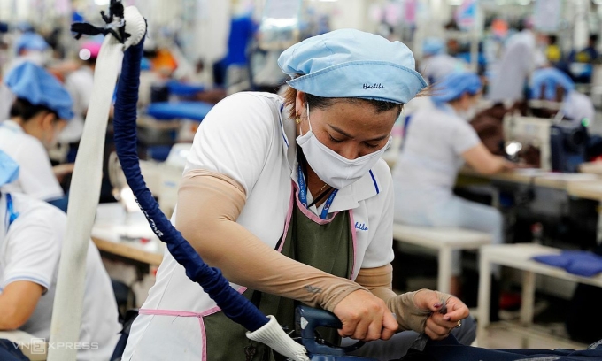 cong-nhan-cty-may-1754560730-9492-1754560905 Công nhân làm việc tại Công ty cổ phần Dệt may 29/3, Đà Năng, tháng 6/2024. Ảnh: Nguyễn Đông