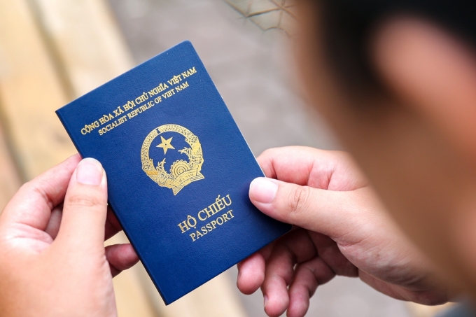 d2594cc0414e49a1d5a616794d822a-4750-3143-1754364140 Mẫu hộ chiếu của Việt Nam. Ảnh: Hoàng Phong