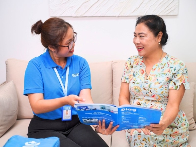 d4-1754471923-3747-1754472199 Khách hàng được tư vấn kỹ càng trước khi thực hiện xét nghiệm. Nguồn Ảnh: Diag