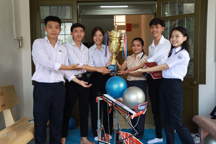 robot - Ảnh 1.
