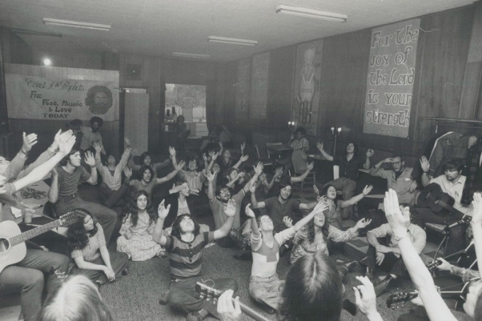 download-3-1755083697-7645-1755086292 Một cuộc họp của hội Children of God tại Canada năm 1972. Ảnh: Toronto Star