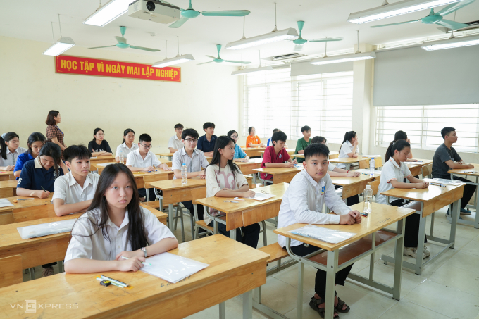 dsc09755-1751430761-1754385348-7886-5347-1754385516 Học sinh thi vào lớp 10 ở Hà Nội năm 2025. Ảnh: Tùng Đinh