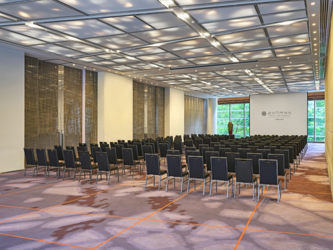 gahjbfjkadhnf-jpeg-1754550549-3797-1754550585 Phòng Grand Ballroom hiện đại, có thể linh hoạt thay đổi cách bày trí, ngập ánh sáng tự nhiên nhờ cửa sổ lớn. Ảnh: Pullman Saigon Centre
