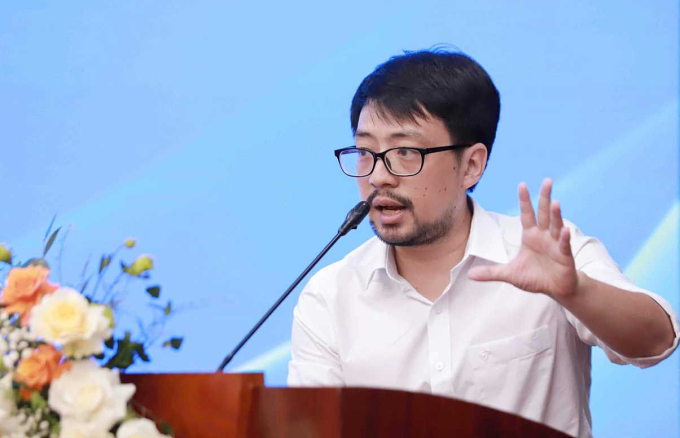 gen-h-pb21-1754917487-17549175-4432-7995-1754917604 Ông Nguyễn Phong Anh, chuyên gia trí tuệ nhân tạo (AI) thuộc dự án đào tạo của tập đoàn Meta và Đại học Quốc gia Hà Nội, tại sự kiện ngày 11/8. Ảnh: Lao động