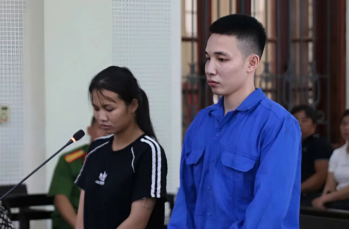 hai-bi-cao-1754391705-5314-1754392124 Bị cáo Thanh và Kim Anh (từ phải qua), tại tòa, ngày 5/8. Ảnh: Hùng Lê