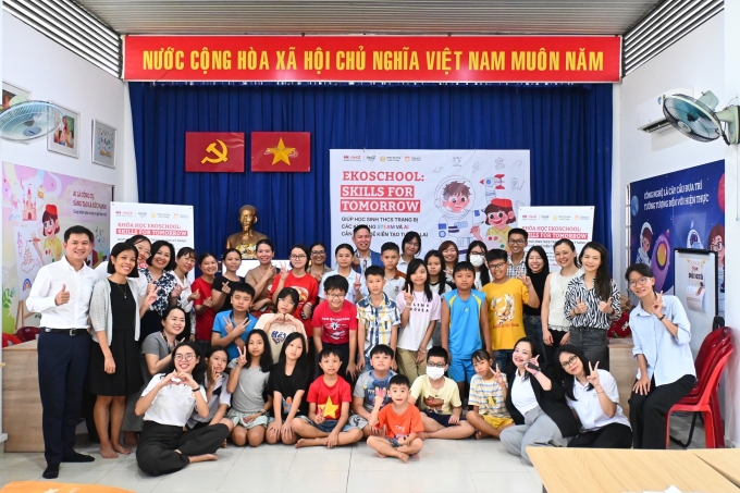 hi-nh-2-coke-1754376882-6890-1754377024 Bà Milly Cheng, Tổng giám đốc Công ty TNHH Nước giải khát Coca-Cola Việt Nam, chia sẻ về định hướng bền vững với nhà máy mới của Coca-Cola tại Việt Nam tại lễ khánh thành nhà máy, ngày 11/7. Ảnh: Coca-Cola Việt Nam