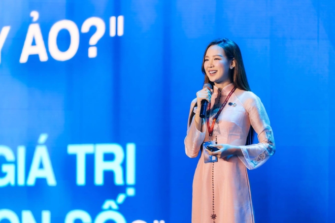 hoa-hau-bao-ngoc-1755505435-7614-1755505479 Hoa hậu Bảo Ngọc tại hội thảo sáng 18/8.